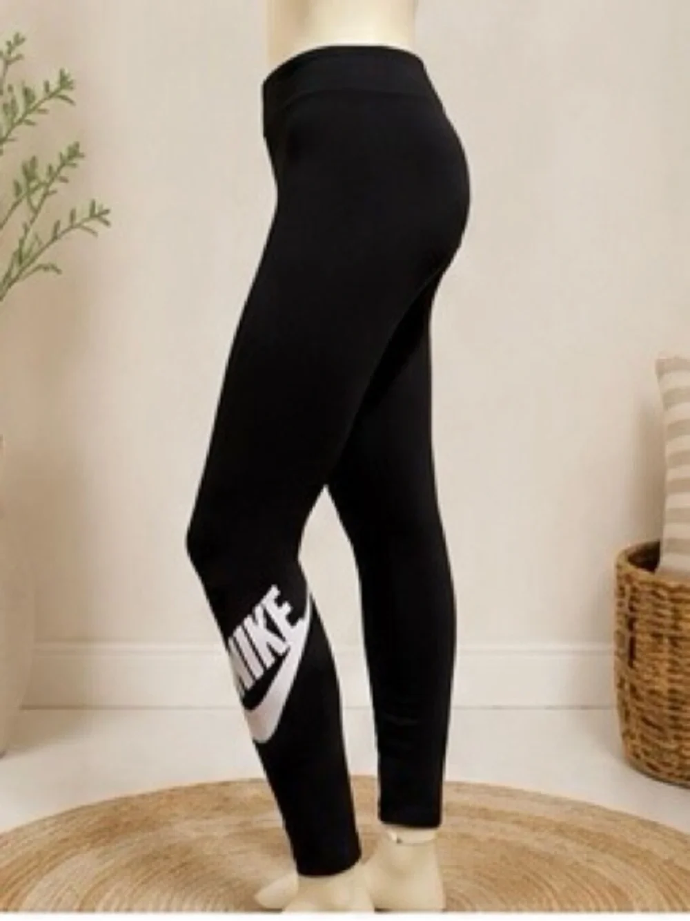 Nike Sportswear Classics High Waisted Graphic Leggings Black White NWT M